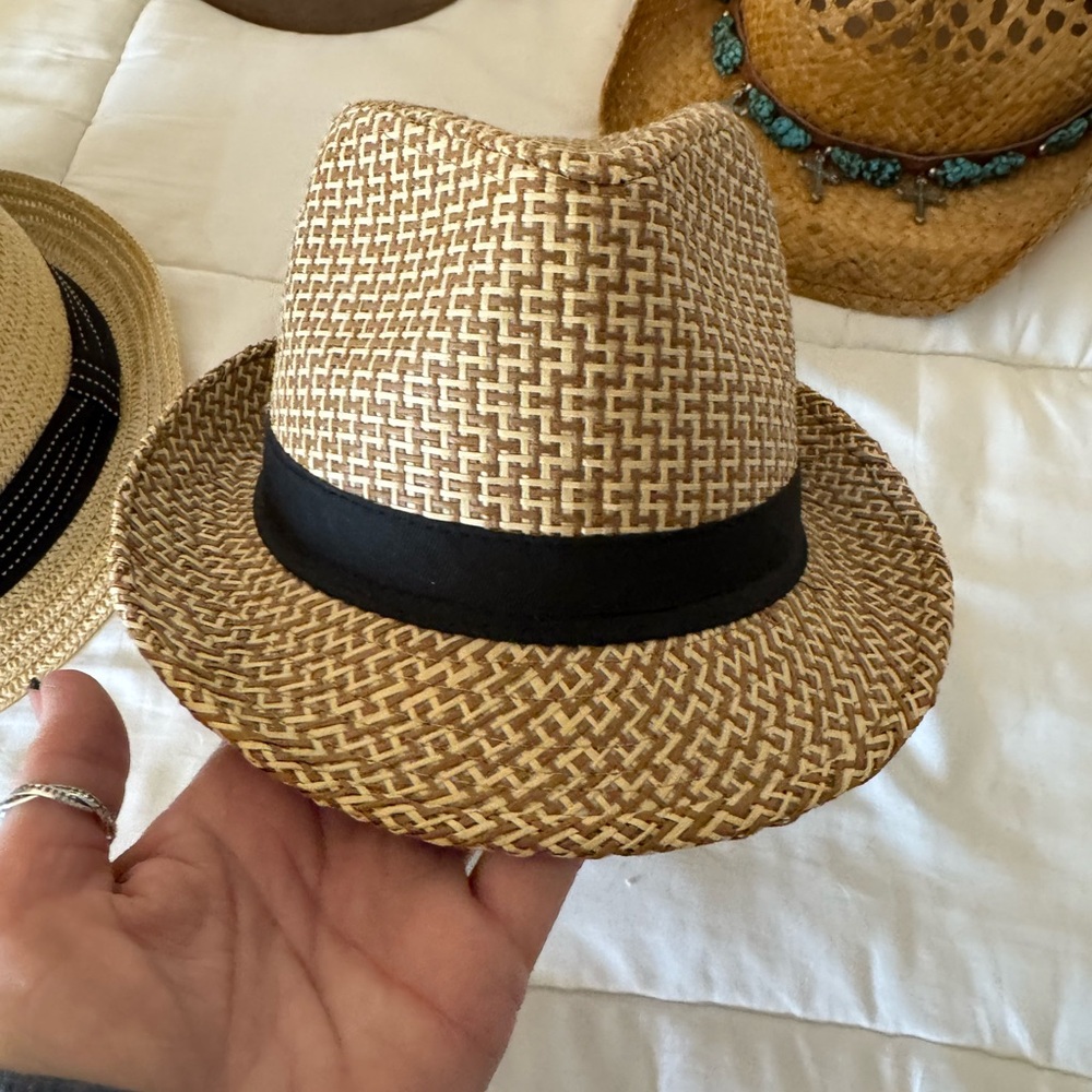 Hats Hats Hats- All 5 for one price. - Picture 6 of 17